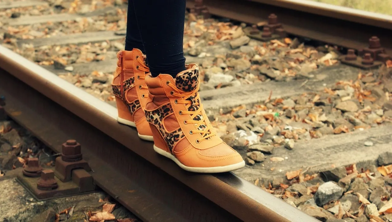 pieds et poings liés